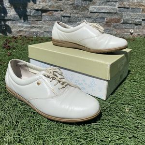 Easy Spirit Lace-up Shoes